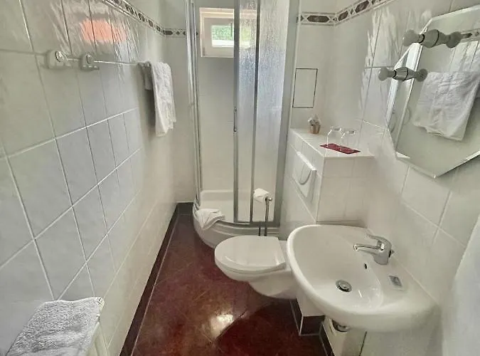 Neumann A.d. Porzellan-manufaktur * Meißen